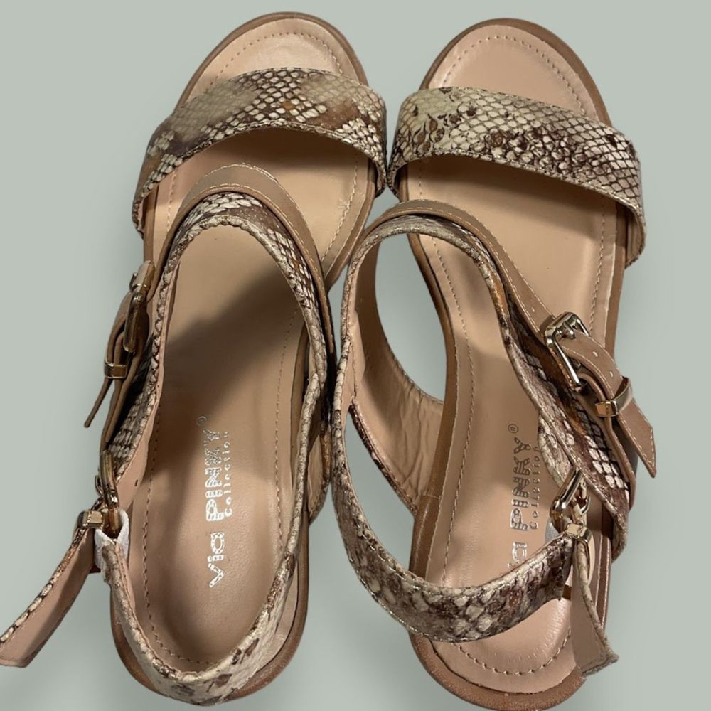 Via Pinky Wedge Heel Sandals Size 8.5M